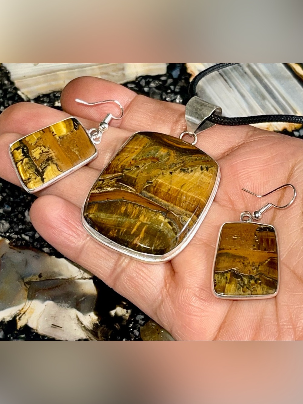 Beautiful Set of Tigers Eye Crystal Pendant & Earrings